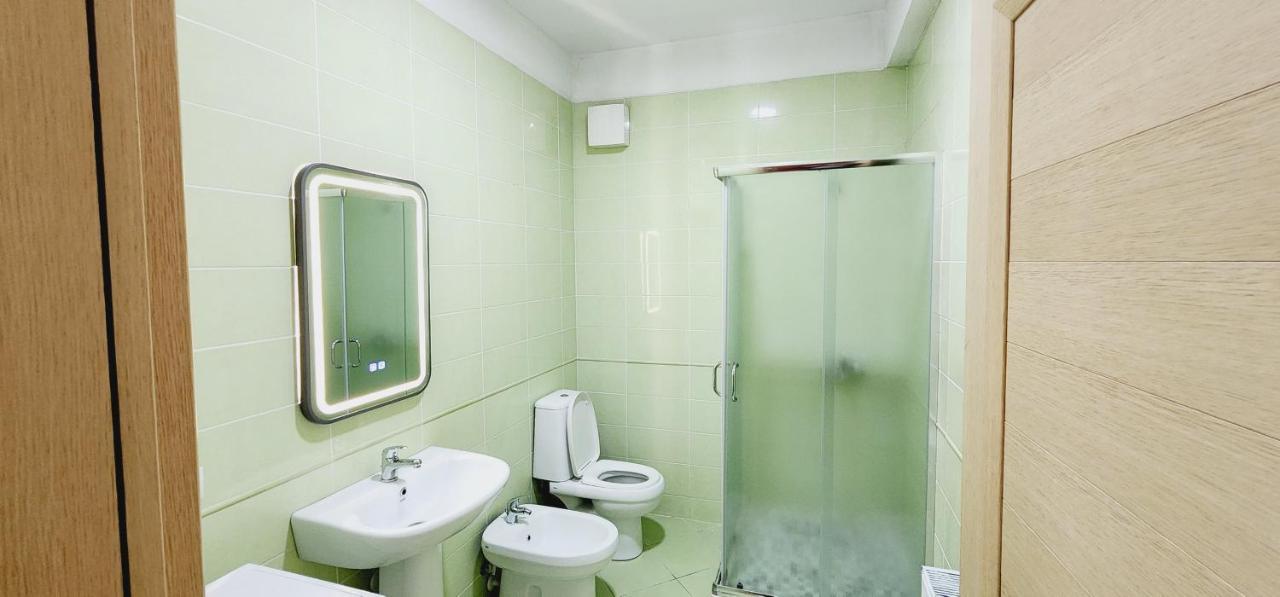 Pleasant Apartment With Free Dedicated Parking In Komuna E Parisit Tirana Extérieur photo