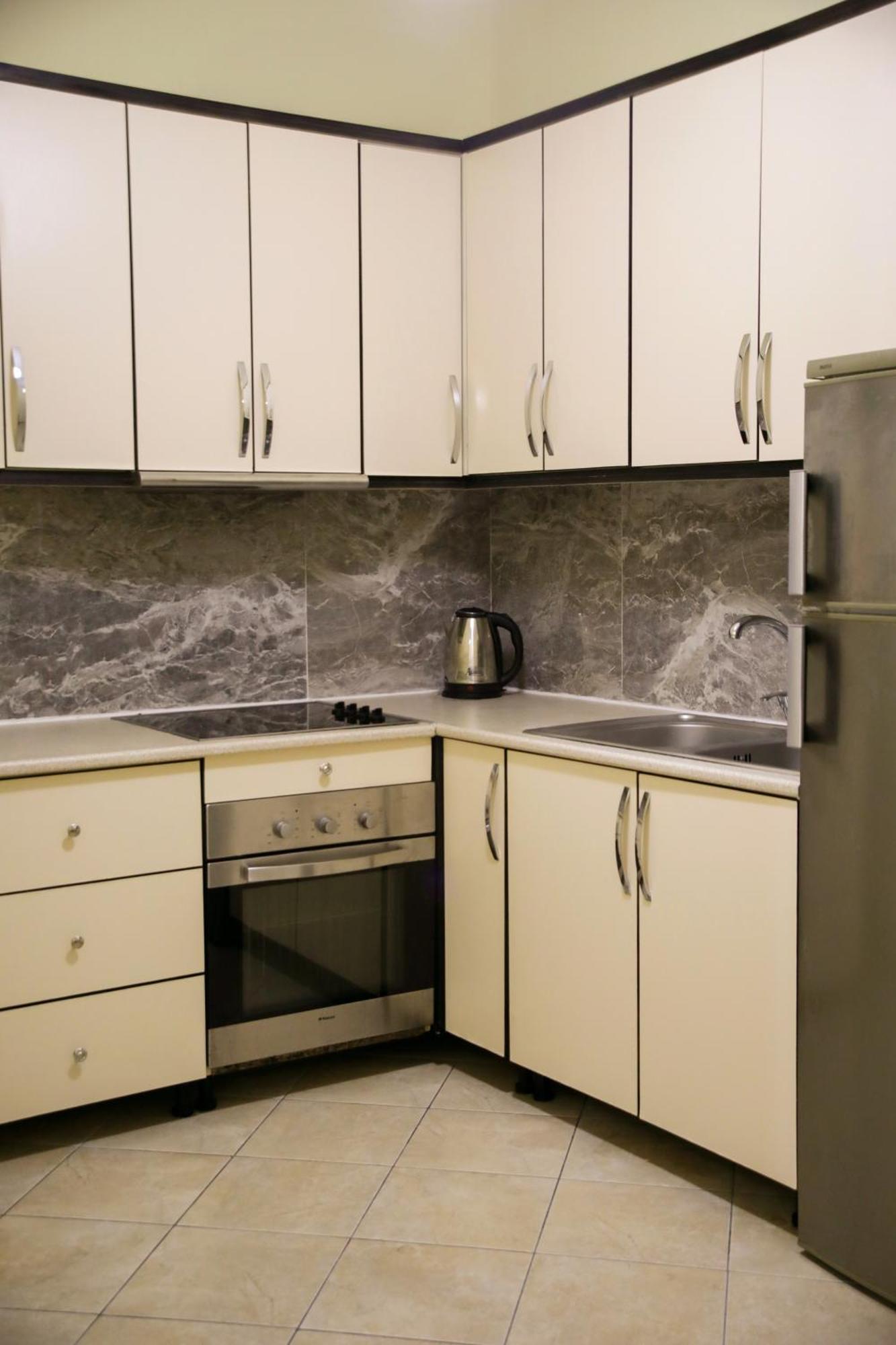 Pleasant Apartment With Free Dedicated Parking In Komuna E Parisit Tirana Extérieur photo